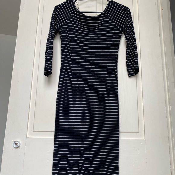 Zara striped long dress. Size medium. Very fitting. Length is mid calf - Picture 1 of 2